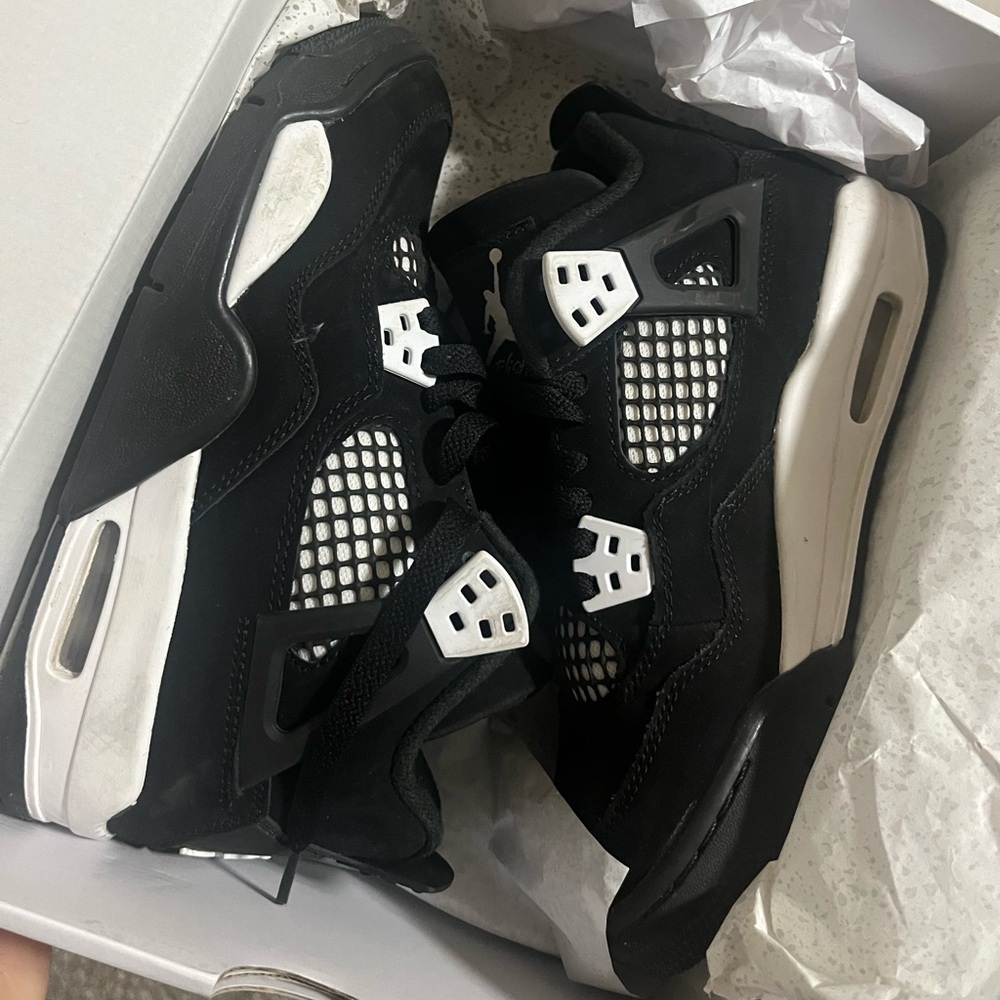 Jordan 4s